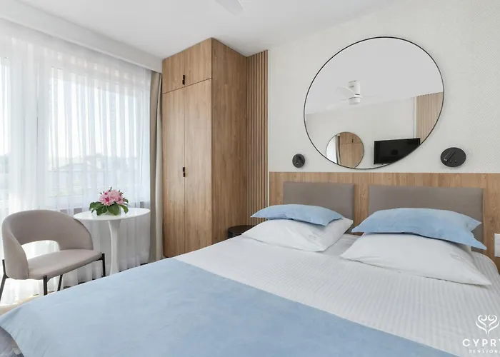 Bed & Breakfast Cyprys 4*