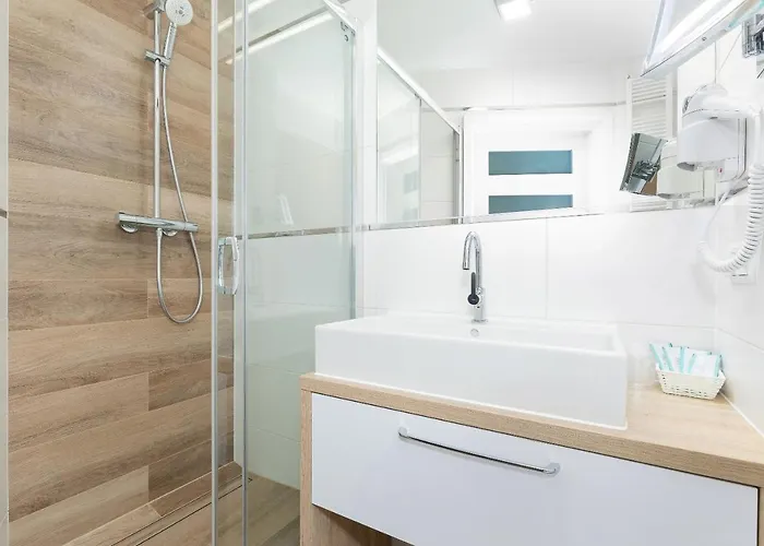 Bed & Breakfast Cyprys 4*